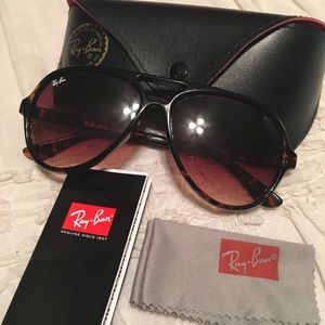 Ray-Ban Cats